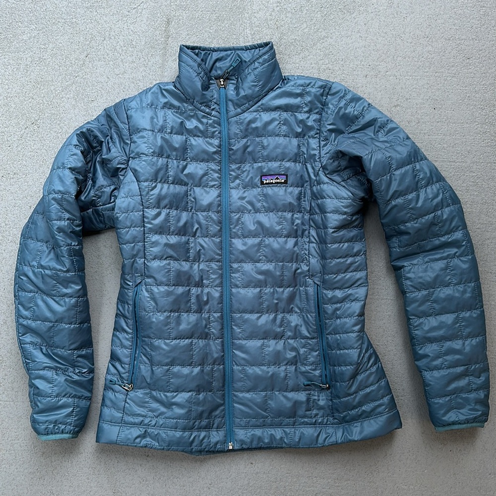 excellent used condition patagonia women’s nano puff jacket